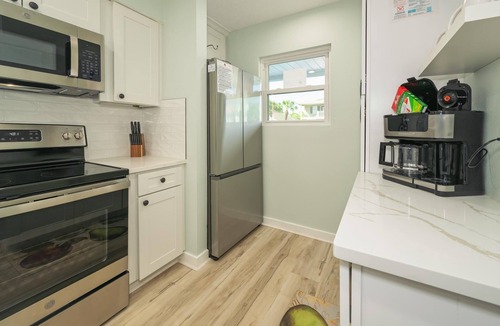 Gulf Lagoon Beach House | ~Updated/Perfect Location Near State Park/Beach Quiet Area Sleeps 6~