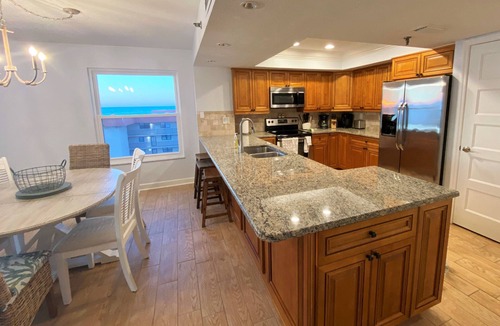Redington Shores Condo | Updated top floor corner unit - on beach with spectacular views