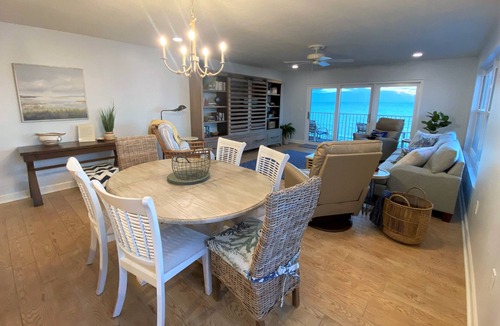 Redington Shores Condo | Updated top floor corner unit - on beach with spectacular views