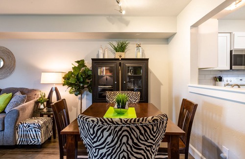 Eagle House | Updated Townhome, walk to shops, patio w/grill, Relocation Specialists