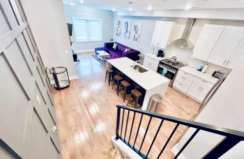 Trinidad House | Upscale 3BDR Penthouse with Rooftop TV and Stunning Capitol and Monument Views Near Popular H Street Corridor Parking Included Free Cancellation