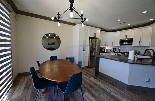 Summerlin South House | Urban hip retreat with pool and huge back yard
