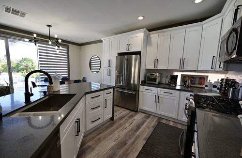Summerlin South House | Urban hip retreat with pool and huge back yard