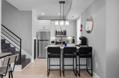 Trinidad Hotel | Urban Living at Its Best–4BR/2BACondo+FloridaAveNE