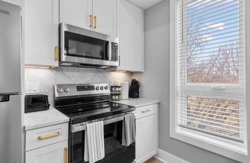 Trinidad Hotel | Urban Living at Its Best–4BR/2BACondo+FloridaAveNE