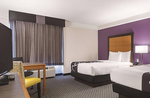 Guasti Hotel | Vacation Starts Here! Free Parking & Enjoy Outdoor Pool