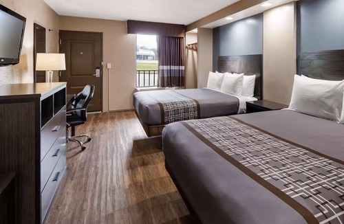 Jasper Hotel | Value-Focused Jasper Accommodation with Access to Parks, Trails & City Center