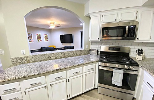 Green Valley House | Vegas Heated Pool+Spa Oasis, 15 Min to Strip