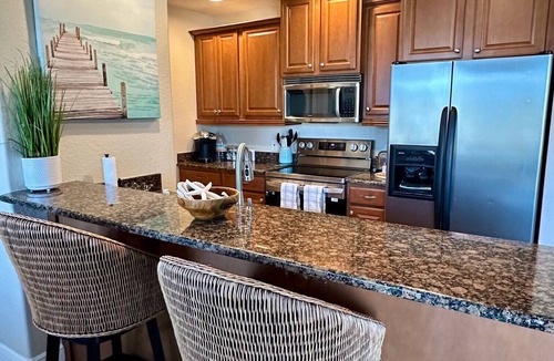 Venice Condo | Venice Island Florida, 2 bed 2 bath, end unit near beach & historic downtown