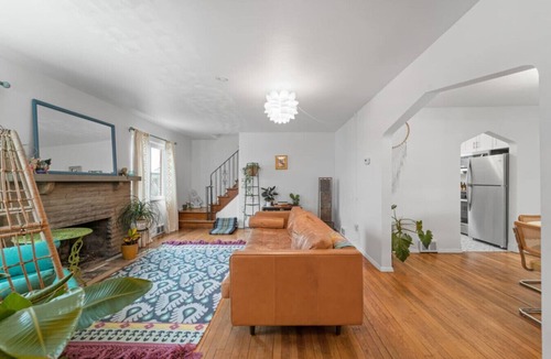 Pittsburgh House | Vibrant Walkable Aspinwall Home