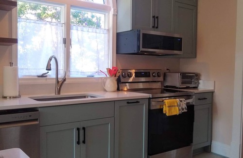 Reedville House | Victorian waterfront with Gorgeous Views