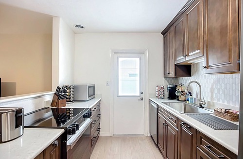 Alta Vista House | Vida Sol, Sunny Duplex Retreat