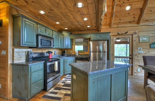 Raccoon Ridge Cabin | View From The Top - Aska Adventure Area