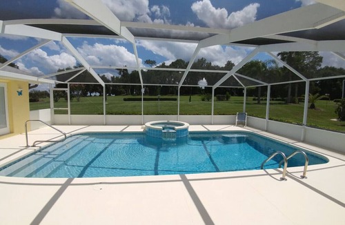 Inverness House | Villa Lovie: Charming 4-bed/3-bath with pool & spa