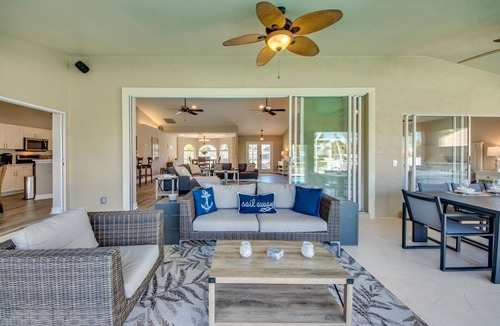 Yacht Club Villa | Villa Sarasota - great boating location, heated pool, cozy