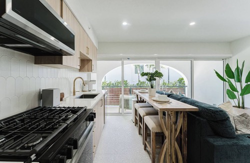 Boca Raton Apartment | Villa Verde - Boca Pool & Beach walk