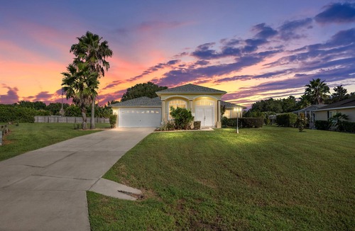 Inverness House | Villa Warren Family Pool Paradise in Inverness Screened Pool Trail Adventures