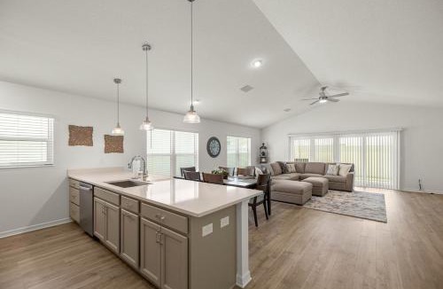 Sumter County House | Villages 3BR By Eastport Square and Water Edges Recreation