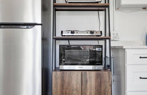 Indian Rocks Beach Apartment | Vintage Florida Beach Efficiency, 1 block to the beach!