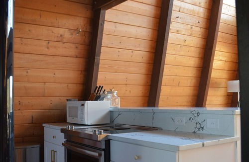 Lusby Cabin | Vintage Waterfront A Frame- Hideaway On The Bay