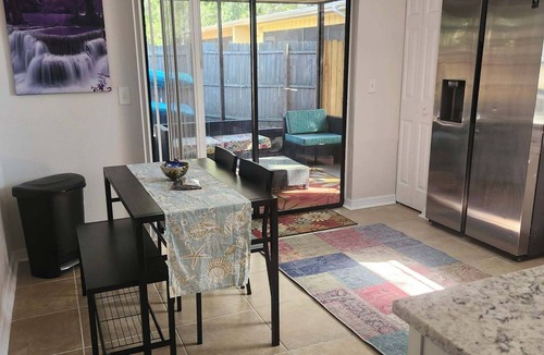 Springs at Kings Bay House | Visit Crystal Rivers Manatees! Sleeps 6, Near Pete's Pier, 3 Sisters & Kings Bay