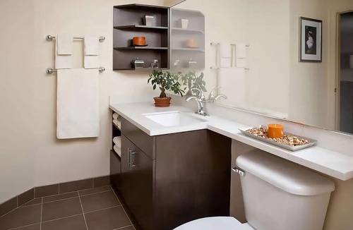 Ashley Oaks Hotel | Visit the Lakeshore Park! Private Kitchen & FREE Parking! Pets Allowed, Gazebo!