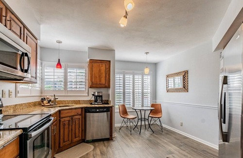 St. Petersburg Condo | Vista Verde W 'Island Life' - Simple and Carefree on Isla del Sol