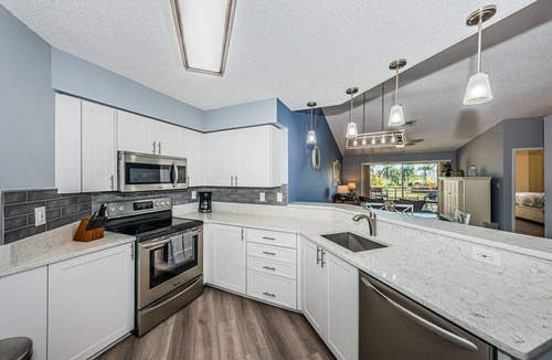 St. Petersburg Condo | Vista Verde W Life is Good but.'Island Life' is Better