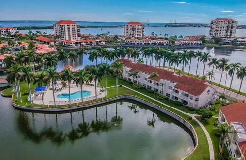 St. Petersburg Condo | Vista Verde W Life is Good but.'Island Life' is Better