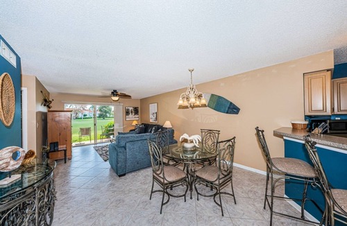 St. Petersburg Condo | Vista Verde W 'TropiCool'.Enjoy & Escape