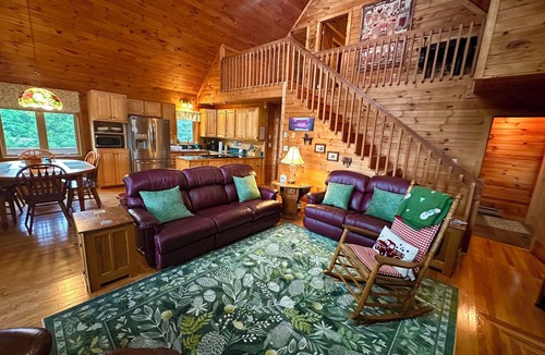 Zionville House | Vivian's View is a majestic mountain paradise!
