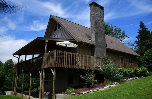 Zionville House | Vivian's View is a majestic mountain paradise!