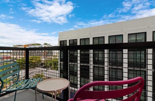 Wynwood Art District Apartment | Voy House Wynwood with Rooftop Pool