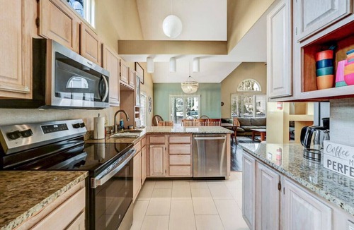 Lake Harmony Apartment | Walk 2 Ski: Groups, Kids, Spacious & Well-Stocked
