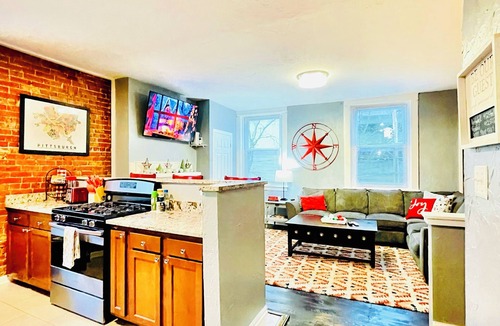East Allegheny Apartment | WALK: Acrisure, PNC Park, Warhol & Aviary Steps Away from AGH + Free Park