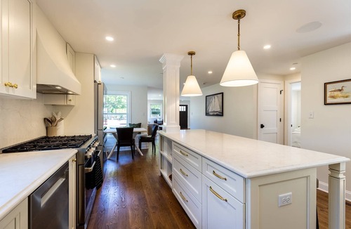 Eastport House | Walk Everywhere From Eastport Cape Cod with Gourmet Kitchen