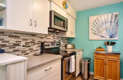 Indian Rocks Beach Condo | Walk to Beach: Seaside Serenity Oasis Near Indian Rocks Beach.