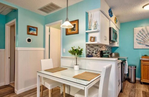 Indian Rocks Beach Condo | Walk to Beach: Seaside Serenity Oasis Near Indian Rocks Beach.