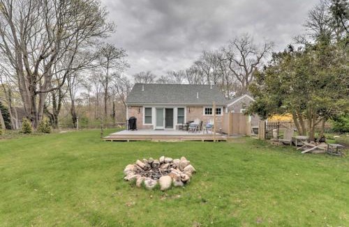 Brewster House | Walk to Beach! Cape Cod Cottage w/Fire Pit