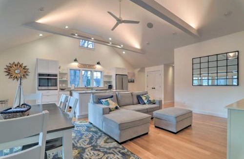Brewster House | Walk to Beach! Cape Cod Cottage w/Fire Pit