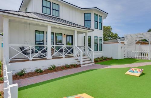 Laguna Beach House | Walk to Beach: Designer PCB Retreat Near 30A!