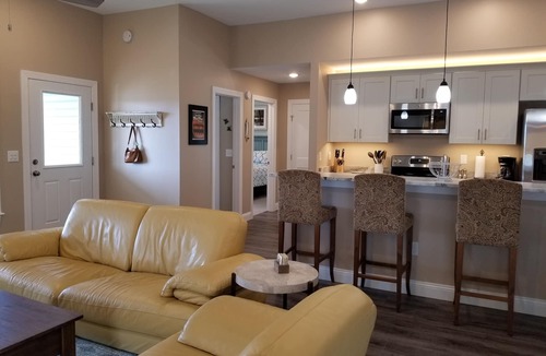 Kill Devil Hills House | Walk to beach! Cottage perfect for families.