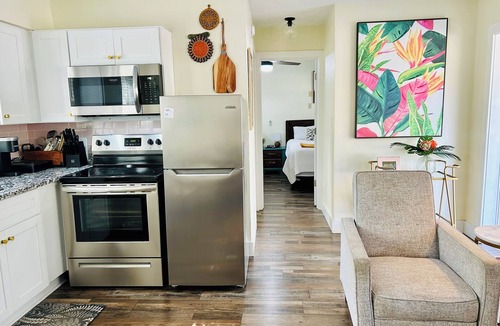 Safety Harbor Hotel | Walk to Downtown Safety Harbor, 2 Queen Beds, Pet Friendly