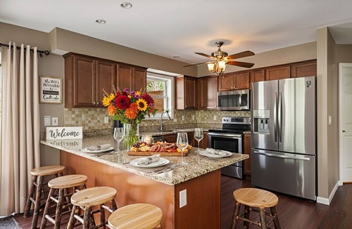 Albrightsville House | Walk to lake beach/pool 5BR, hot tub, game room.