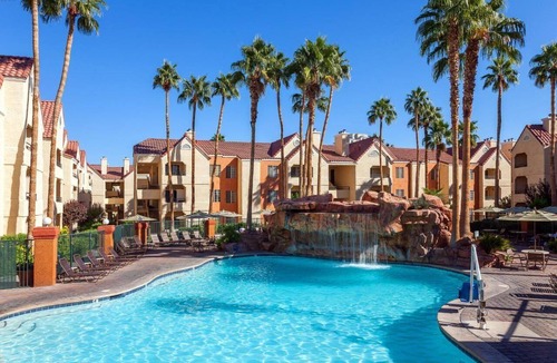 Las Vegas Hotel | Walk to the Las Vegas Strip! Spacious Villa w/Kitchen, Balcony & Pools