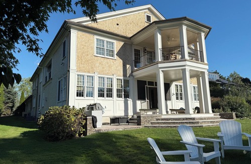 Bristol House | Waterfront 6 Bedroom Estate on 1.3 Acres with Private Beach. Near Blithewold