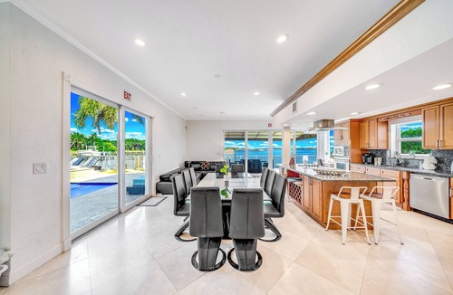 Boynton Beach House | Waterfront Antique Mansion! Heated Pool+Hot Tub!
