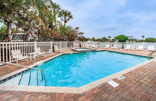 Clearwater Beach House | Waterfront Breeze Condo