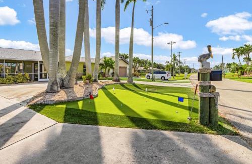 Caloosahatchee House | Waterfront Caribbean-Vibe Paradise with Heated Pool and Boat Dock