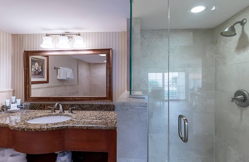Captiva Hotel | Waterfront Charm: Scenic Gulf View Balcony Studio | Pool | Parking | Near Beach